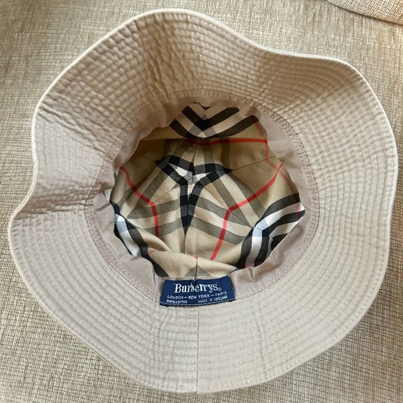 Vintage Burberry Reversible Round Bucket Hat - Picture 5 of 9
